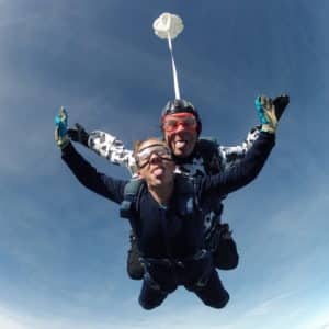 BON CADEAU - SAUT EN PARACHUTE TANDEM DEPUIS UN PC-6 + Vidéo/Photos sur GRUYERE ou COLOMBIER